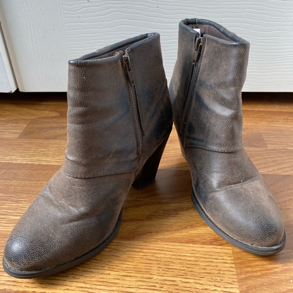 Booties - Picture 3 of 7